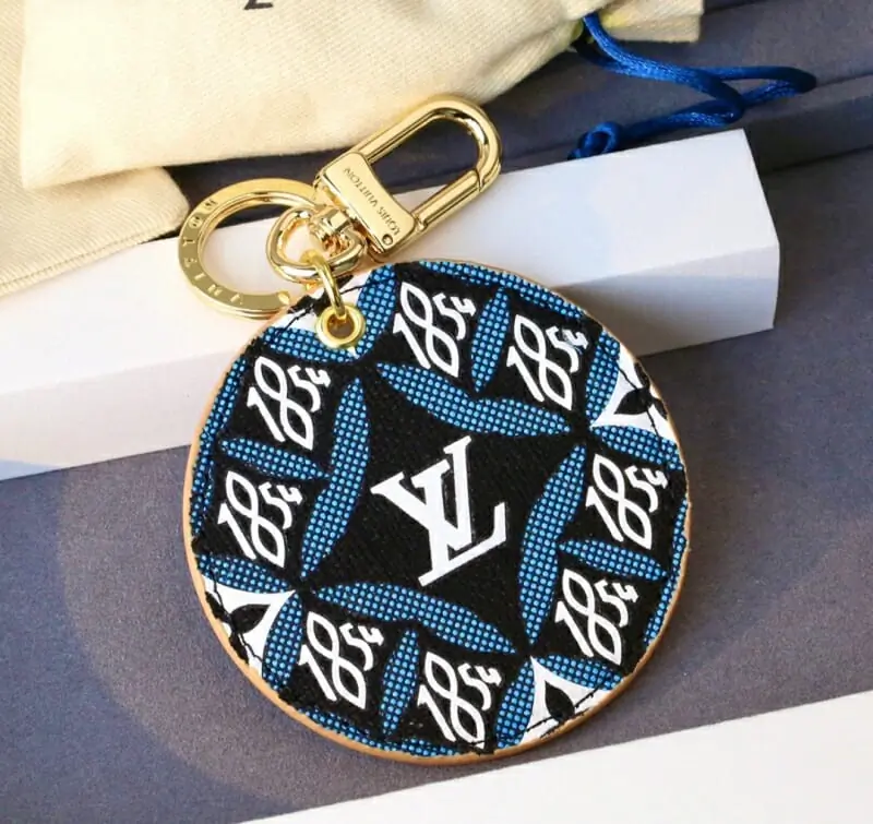 louis vuitton lv key holder and boucle de sac s_1262235